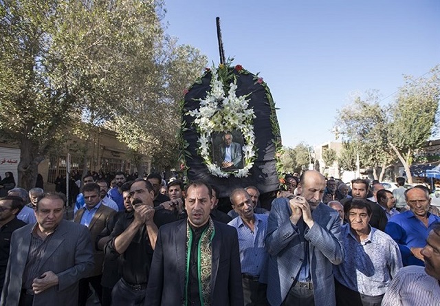 یزد فردا : محمد حسین تقوایی زحمتکش -گزارش تصویری : تشییع پیکر دکتر جلال مجیبیان پزشک شهیر یزدی (1)