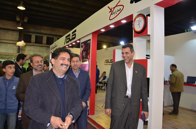 یزدفردا محمد حسین تقوایی زحمتکش -کامیتکس دوازدهم گزارش اختصاصی دوازدهمین نمایشگاه فناوری اطلاعات استان یزد:بازدید شهردار یزد (4) یزدفردا محمد حسین تقوایی زحمتکش -کامیتکس دوازدهم گزارش اختصاصی دوازدهمین نمایشگاه فناوری اطلاعات استان یزد:بازدید شهردار یزد (4)