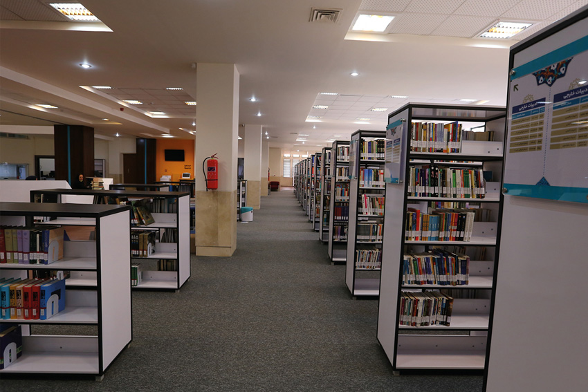 عضویت رایگان و نیم‌بهای کتابخانه مرکزی یزد