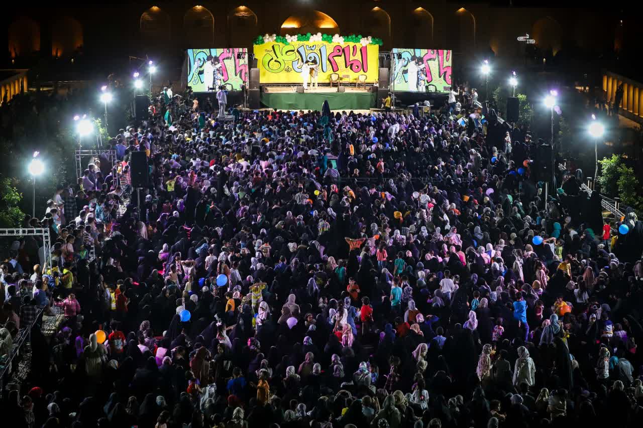 جشن بزرگ بچههای بابا حیدر در باغ دولتآباد یزد برگزار شد