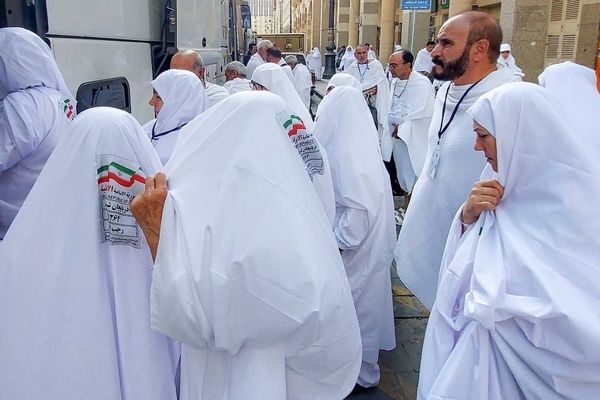 حجاج یزدی از مرز عراق به کشور باز میگردند
