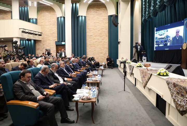 استان یزد، کشور را از سوختهای فسیلی بینیاز کند استان یزد، کشور را از سوختهای فسیلی بینیاز کند