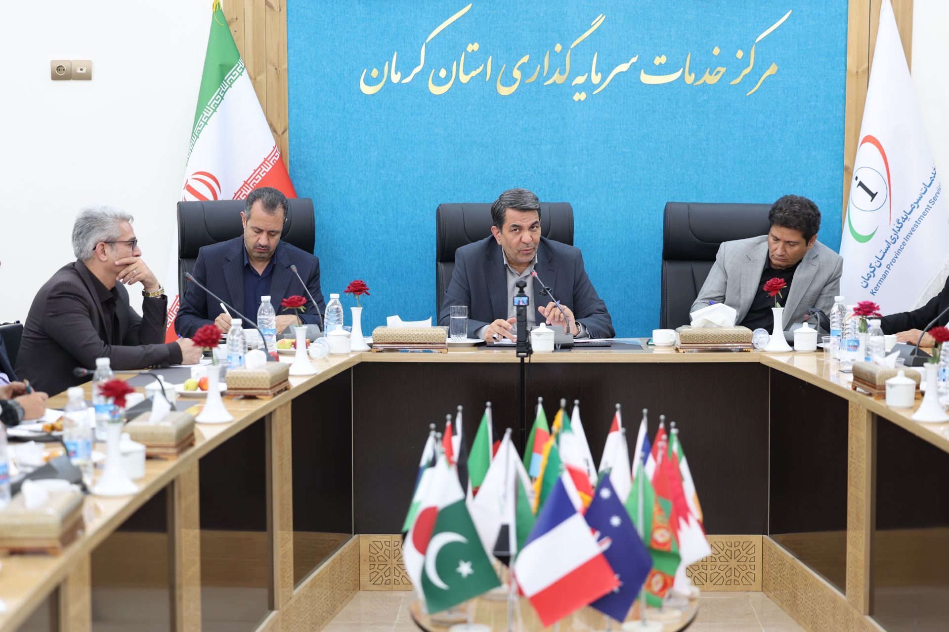 تشکیل دبیرخانه دائمی جذب سرمایهگذاری خارجی در استان/ مهلت یکماهه دستگاهها برای ارائه طرحهای اولویتدار تشکیل دبیرخانه دائمی جذب سرمایهگذاری خارجی در استان/ مهلت یکماهه دستگاهها برای ارائه طرحهای اولویتدار