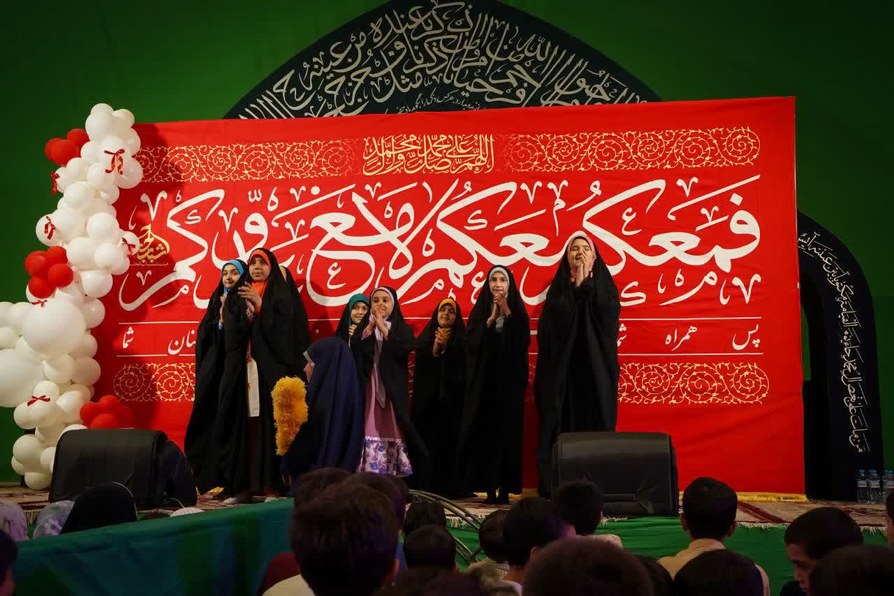 برگزاری جشن میلاد پیامبر مهربانی با حضور پرشور مردم در یزد