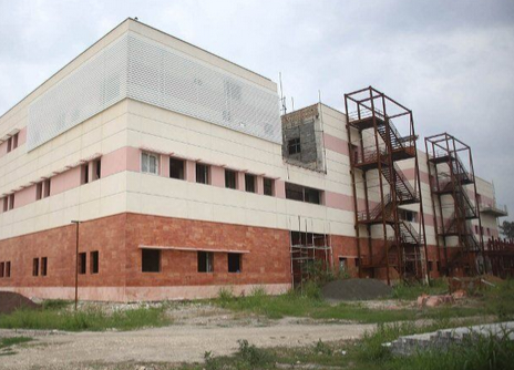 روند ساخت بیمارستان بافق طولانی شده است