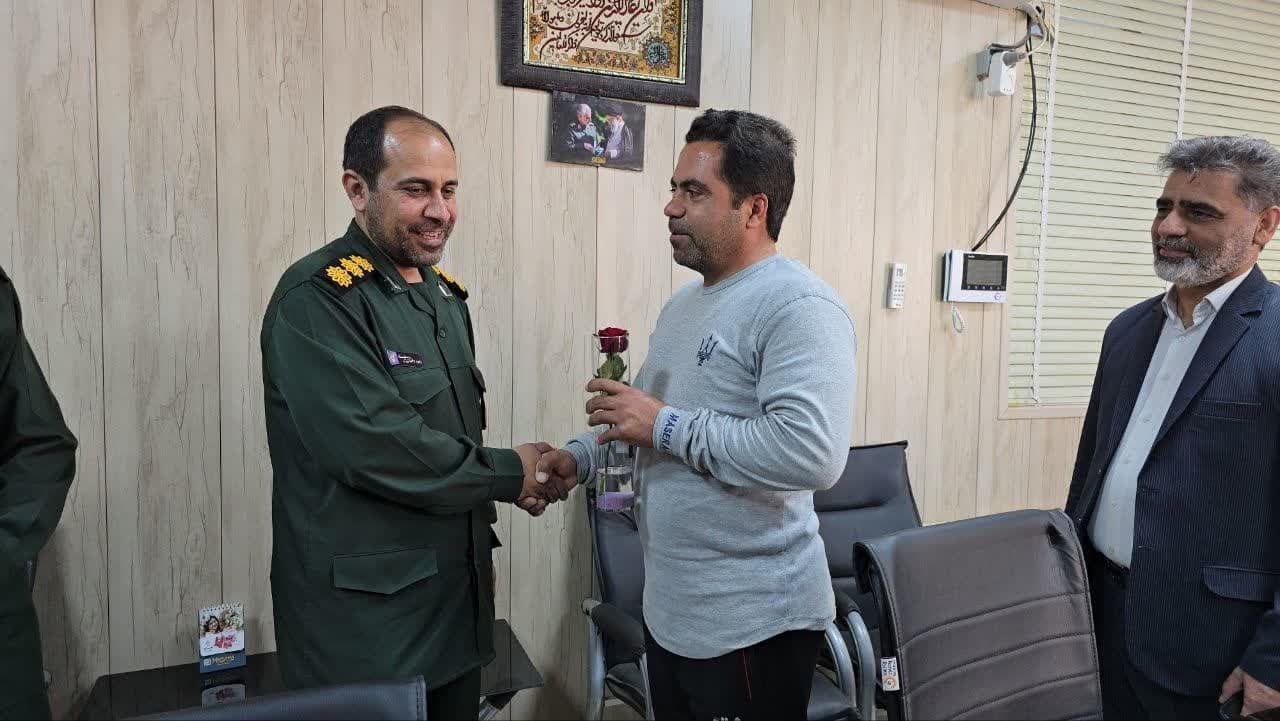 تجلیل از ۱۶ هزار معلم یزدی در طرح «هر پاسدار یک معلم»