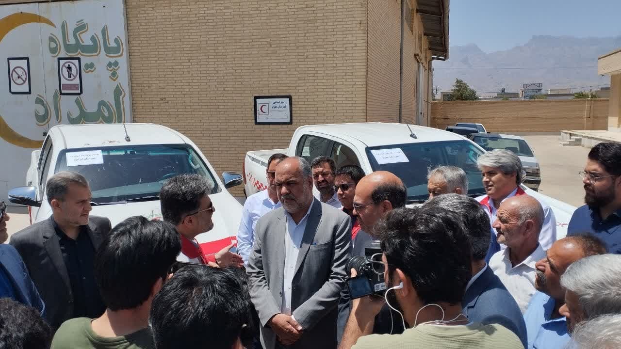 تحویل ۲۴ دستگاه خودروی ست نجات و آمبولانس به استان یزد