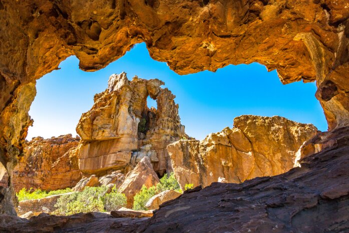 غارهای پنهان در دل کوه‌های کیپ تاون/ سفری به دنیای شگفت‌انگیز غارها + عکس