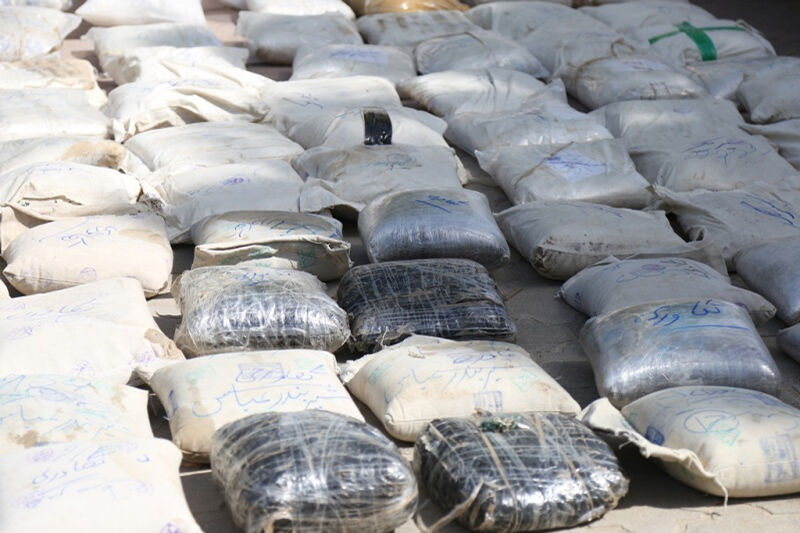 یک قاچاقچی دستگیر و بیش از 180 کیلو تریاک در قزوین کشف شد