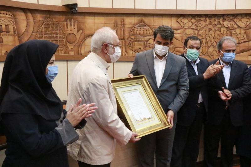 تقدیر شهردار و رئیس شورای اسلامی شهر یزد از دبیر کل نهاد کتابخانه های عمومی کشور
