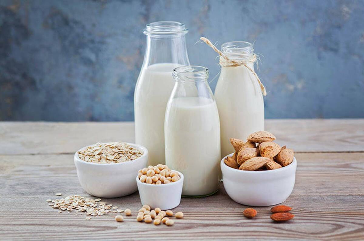 شیر گیاهی به‌جای شیر گاو؛ بخوریم یا نه؟