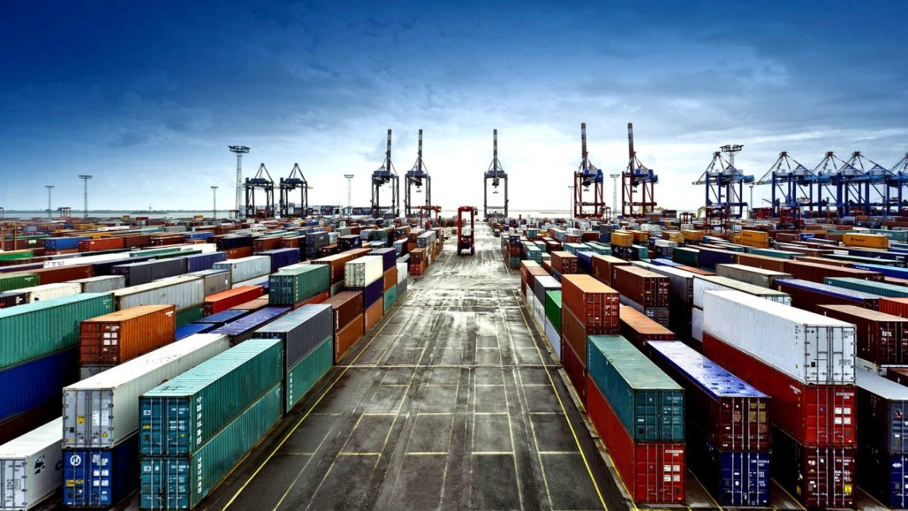 تجارت خارجی کشور در سال اول دولت سیزدهم ۴۸درصد افزایش یافت