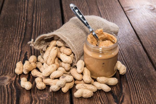 مضرات بادام زمینی را بشناسید