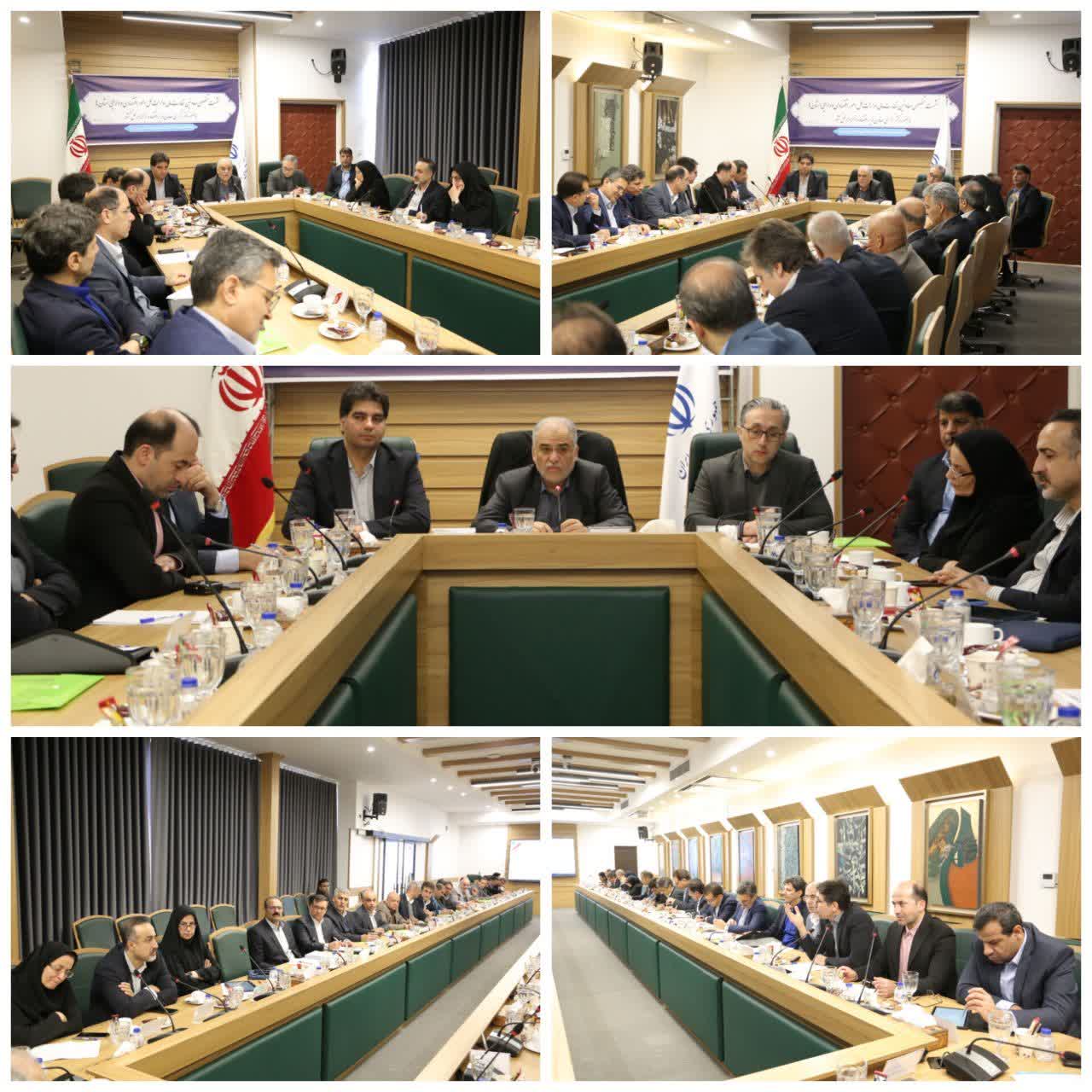 نشست تخصصی نظارت مالی سراسر کشور در یزد برگزار شد