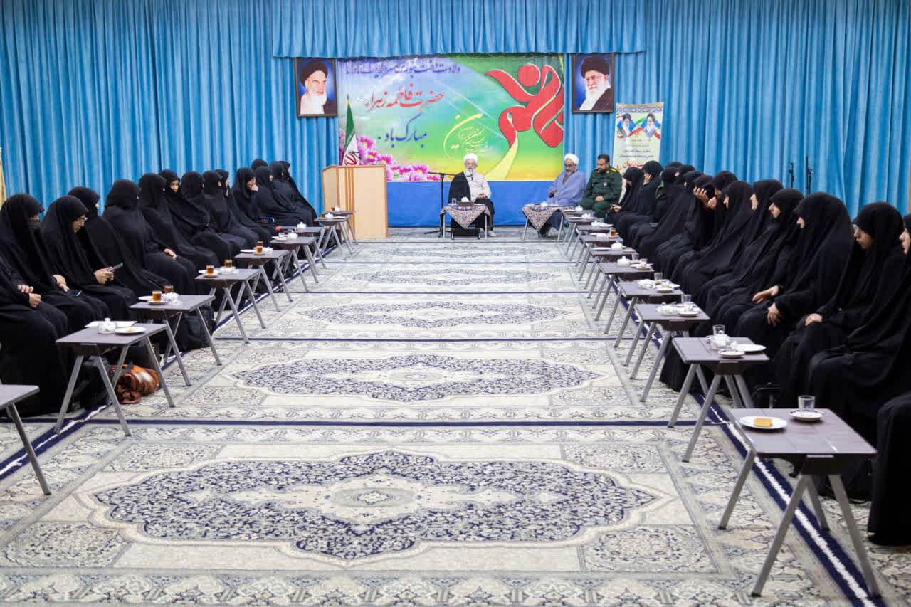 تربیت نسل آینده رسالت اصلی بانوان است تربیت نسل آینده رسالت اصلی بانوان است