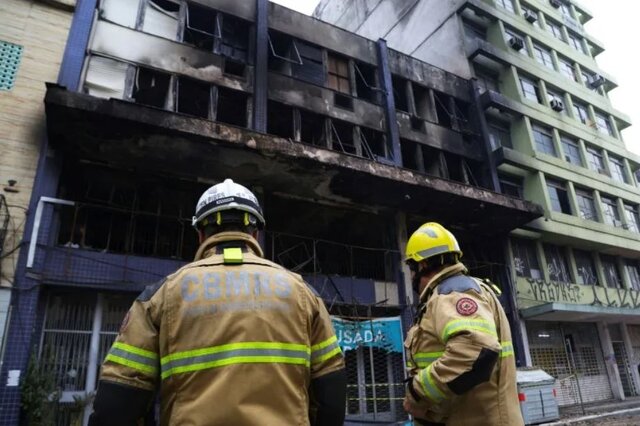 آتش‌سوزی در هتلِ محل اسکانِ بی‌خانمان‌ها در جنوب برزیل