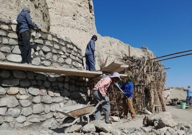 قلعه تاریخی منوجان مرمت میشود