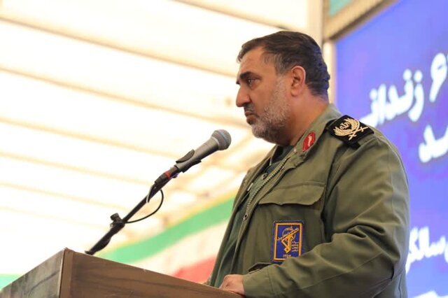 خدمترسانی و کمک به مردم، از خصوصیات ویژه سردار سلیمانی و دیگر شهداست