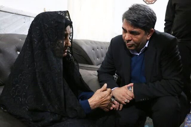 کلنگزنی مدرسه شهدای ۱۳ دی فهرج و دیدار با خانواده شهدا