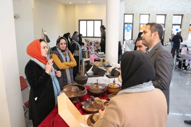 گشایش نخستین نمایشگاه تخصصی صنایع دستی دارای بستهبندی در اردکان گشایش نخستین نمایشگاه تخصصی صنایع دستی دارای بستهبندی در اردکان