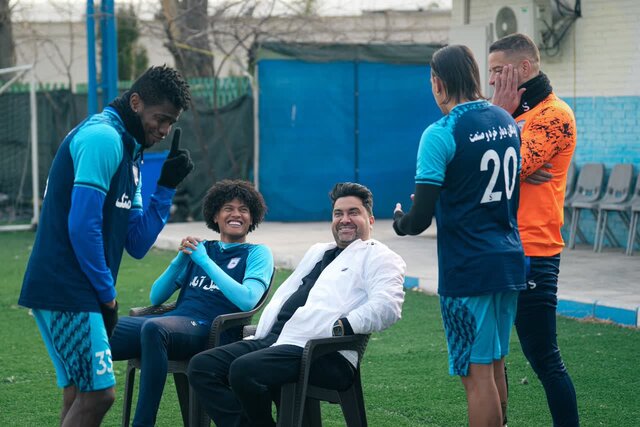 چادرملو با تکیه بر ثبات خارجی‌ها به استقبال هفته هجدهم می‌رود