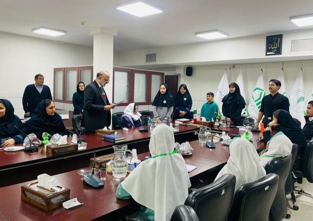 تشکیل نخستین مجلس دانش‌آموزی در استان یزد برای مشارکت در تصمیم‌سازی‌های مدرسه‌ای