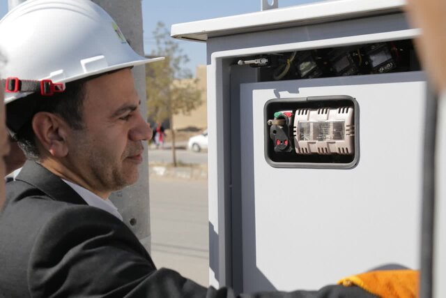 بهره‌برداری ۱۲ طرح برق‌رسانی در شهرستان زارچ یزد