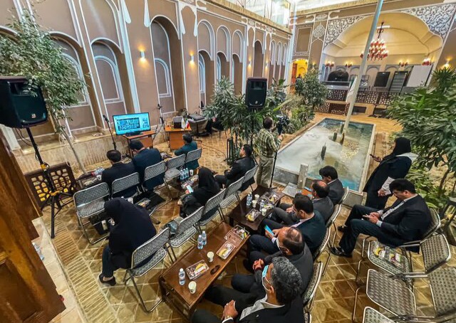 بهره‌برداری از ۲۴۰ طرح اقتصادی صندوق کارآفرینی یزد به مناسبت دهه فجر