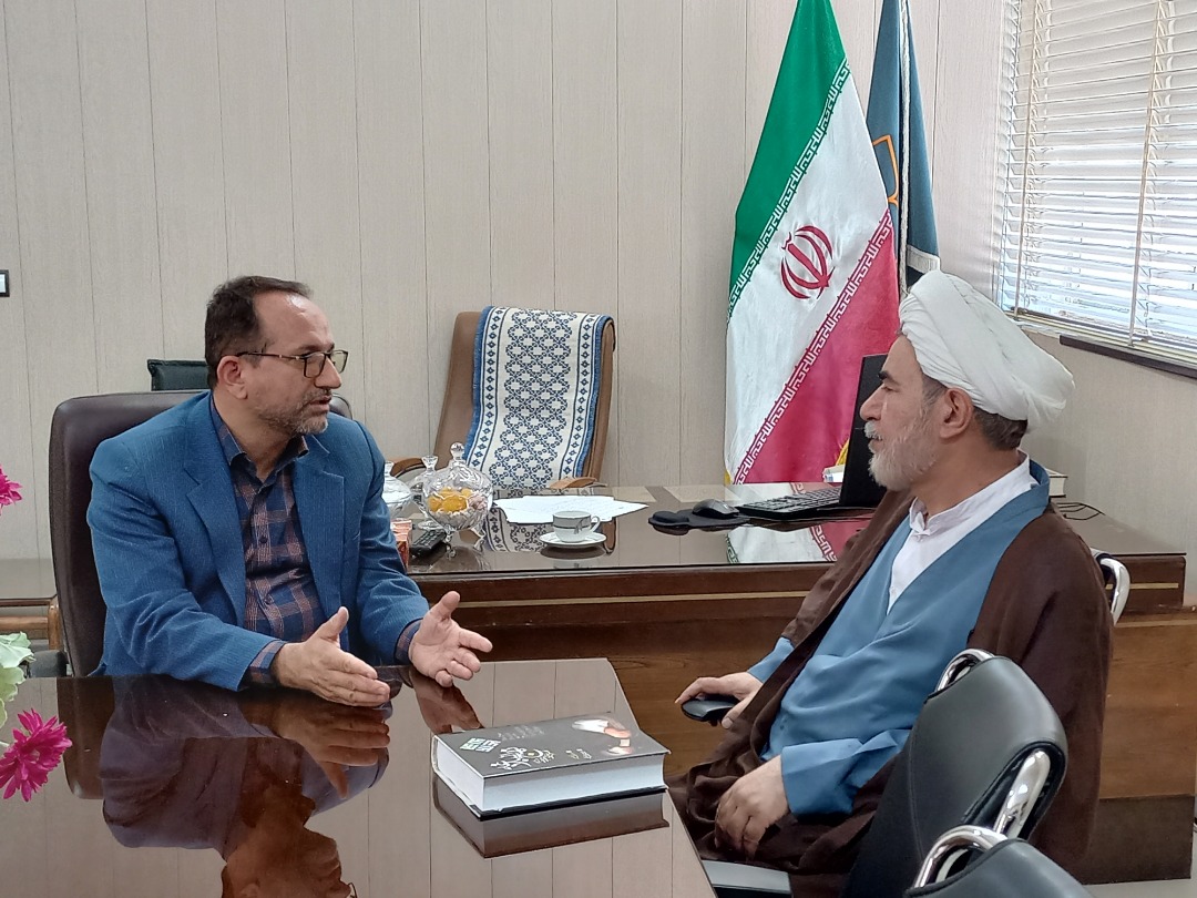 در ادامه جلسات اتاق فکر مدیر کل مرکز اسناد و کتابخانه ملی استان یزد با پژوهشگران استان، جلسه دیدار با  حجت الاسلام و المسلمین دکتر محمد حسین فهیم نیا برگزار شد.