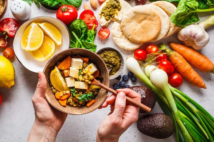 پرهیز از مصرف غذاهایی با مزاج گرم در تابستان