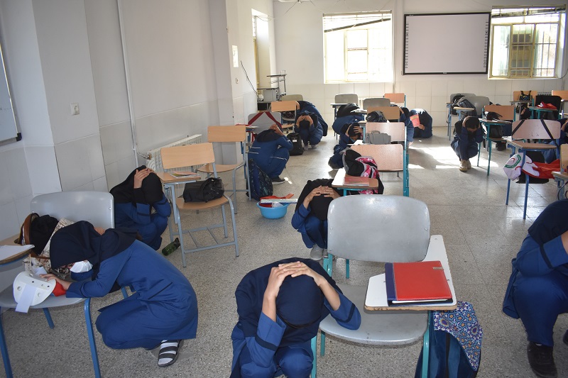 بیست وسومین مانورزلزله وایمنی در مدارس بهاباد برگزارشد