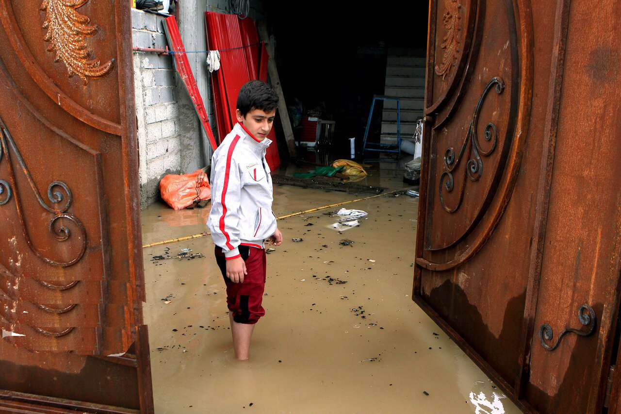 سیلاب و آب‌گرفتگی در شرق استان گیلان / عکس