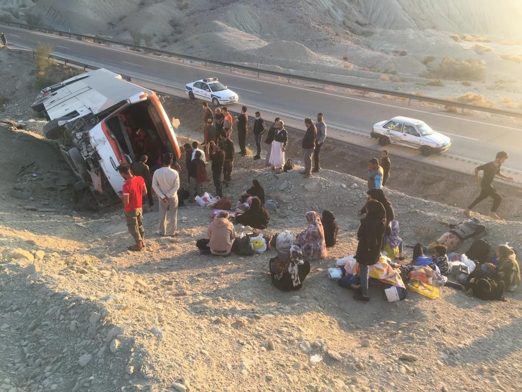 واژگونی اتوبوس مسافربری یزد ـ بندرعباس