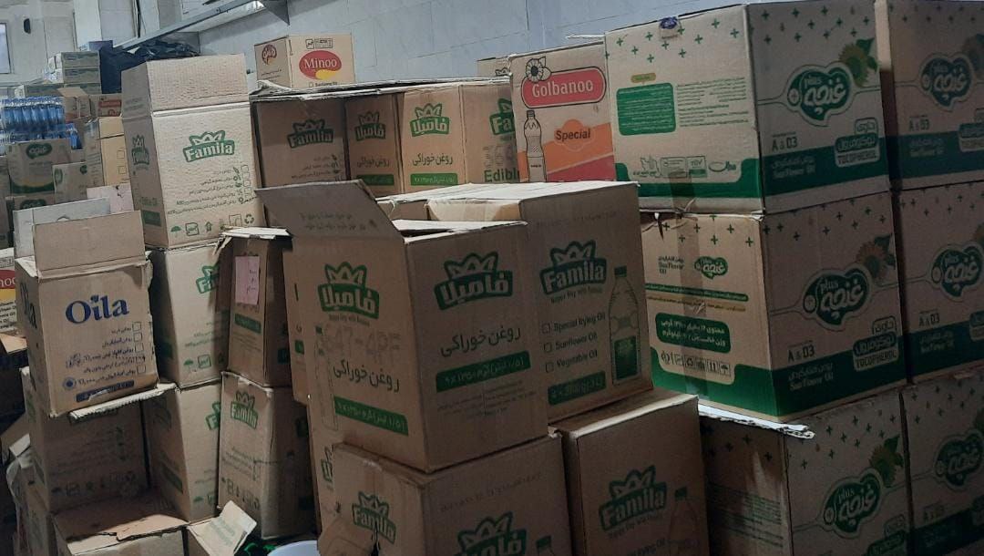 شناسایی انبار احتکار مواد غذايی و توزيع بین مردم در یزد