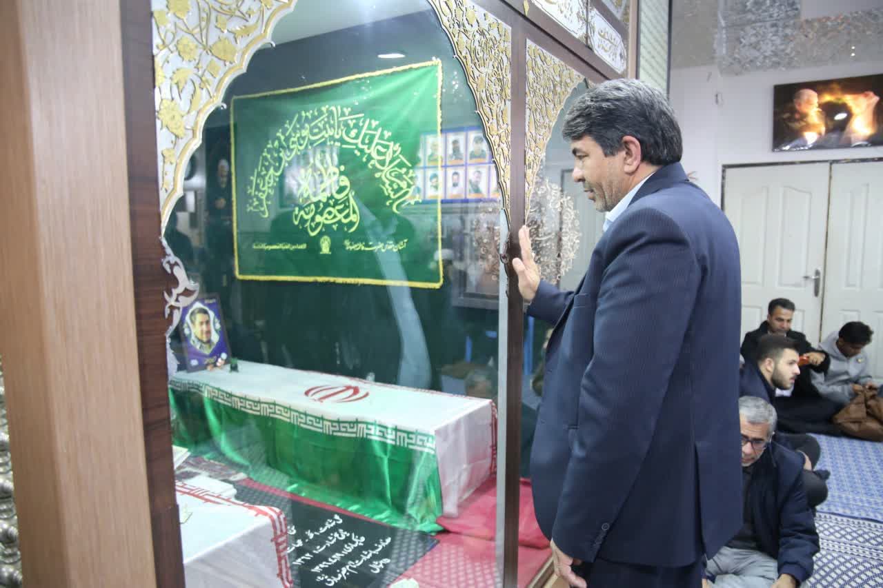 حضور استاندار کرمان در مراسم عزاداری شهادت حضرت زهرا (س) در بیتالزهرا