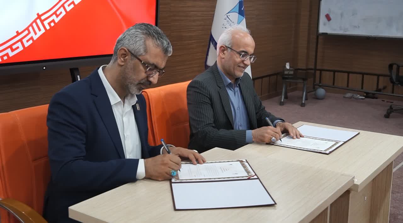 انعقاد تفاهم‌نامه همکاری میان سازمان فرهنگی اجتماعی ورزشی شهرداری یزد و دانشگاه آزاد اسلامی یزد/ افتتاح دومین نمایشگاه گردشگری در دانشگاه آزاد یزد