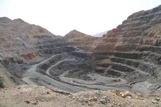 دست بازنشستگان را از معادن بافق کوتاه کنید