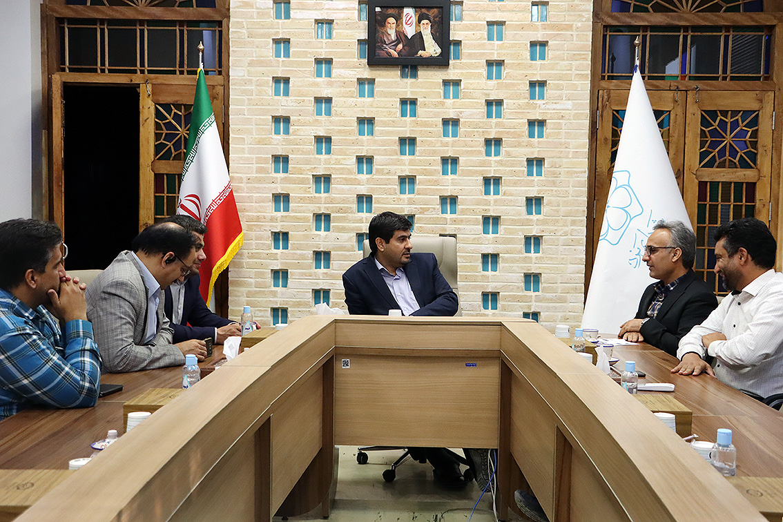 تعامل و همسویی کتابخانه‌های عمومی و شهرداری یزد برای ارتقای کیفی خدمات کتابخانه‌ای 