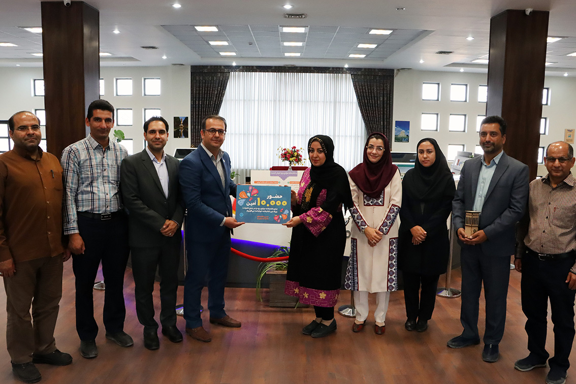 تجلیل از 10 هزارمین عضو رسمی کتابخانه مرکزی یزد