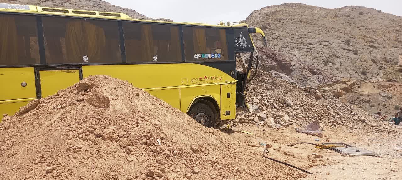 دستور آماده باش مدیرکل مدیریت بحران استان یزد در پی خروج از محور اتوبوس مسافربری