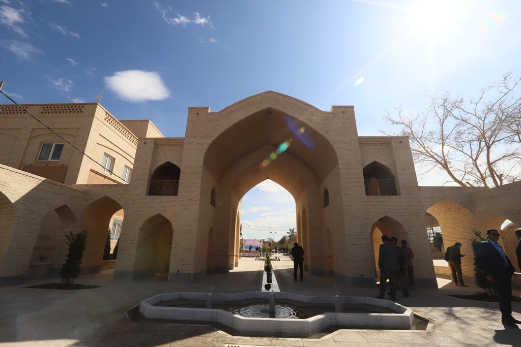 سردر ورودی قبرستان تاریخی جوی هُرهُر به بهره‌برداری رسید