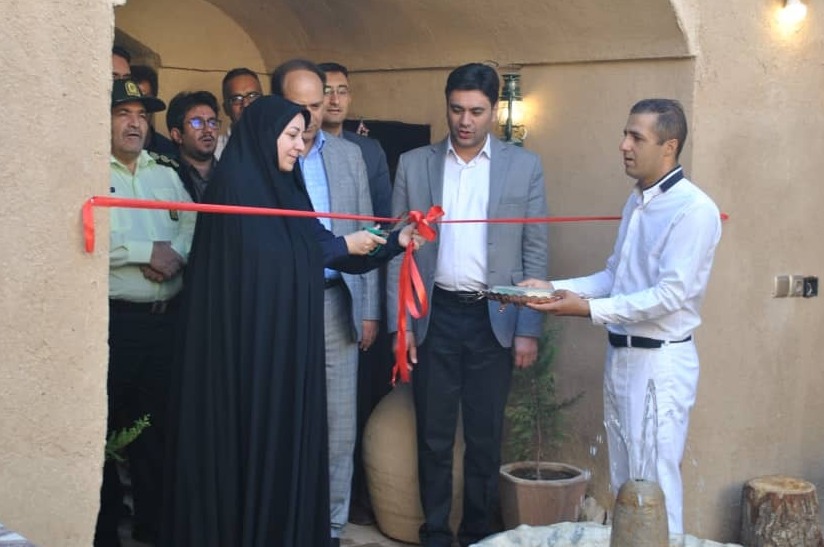 بومگردی حسین میرزا آماده میزبانی از گردشگران در ابرکوه 