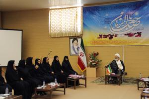 دیدار کارکنان زن صدا و سیمای مرکز یزد با آیت الله ناصری