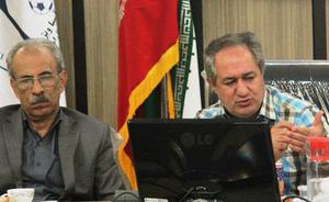 بدقولی مسئولان استانداری تمرینات فولاد یزد را تعطیل کرد ؟!هر کسی به فوتبال وارد می‌شود با آبرو می‌آید ولی معمولا بدون آبرو می‌رود