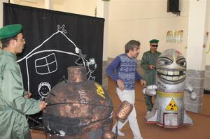 اجرای نمایش 'وقتی بمب‌ها مهربان می‌شوند' پایان یافت