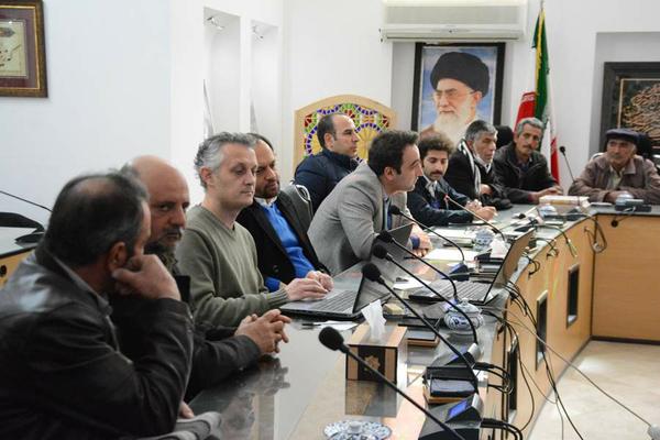 بررسی تکنیکها و تجربیات در ساختار معماری گلین