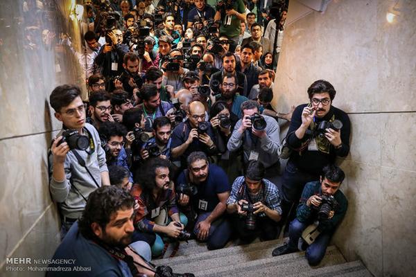 طبسيها از فضاي ايجاد شده در وزارت كشور و ثبت نام كانديداهاي رياست جمهوري استفاده كردند