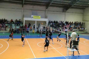 قهرمانی تیم بیمارستان فاطمه الزهراء در مسابقات والیبال جام رمضان شهرستان مهریز