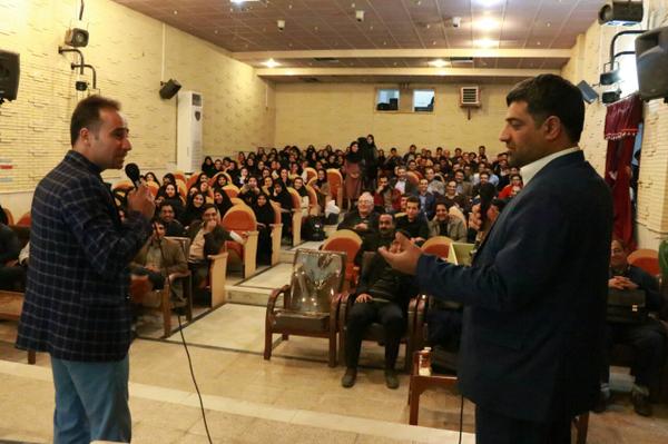 هنرنمایی دانشجویان در جشن دانشجویی مرکز علمی کاربردی فرهنگ و هنر یزد