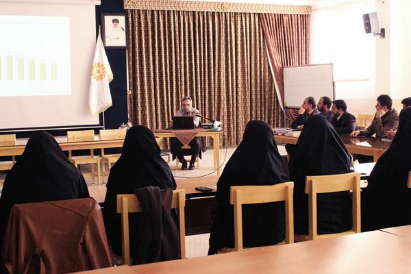 نشست هم‌اندیشی مسئولان کتابخانه‌های عمومی یزد برگزار شد